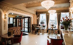 Westenra Arms Hotel